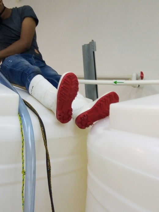 Limpieza y desinfeccion de cisternas contaminadas con basura 