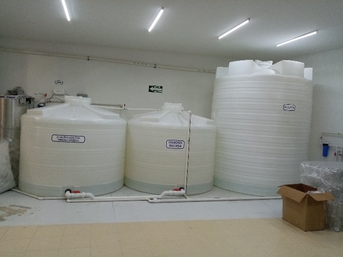Limpieza de tinacos cisternas de plastico material cemento manposteria en Zapoapan 